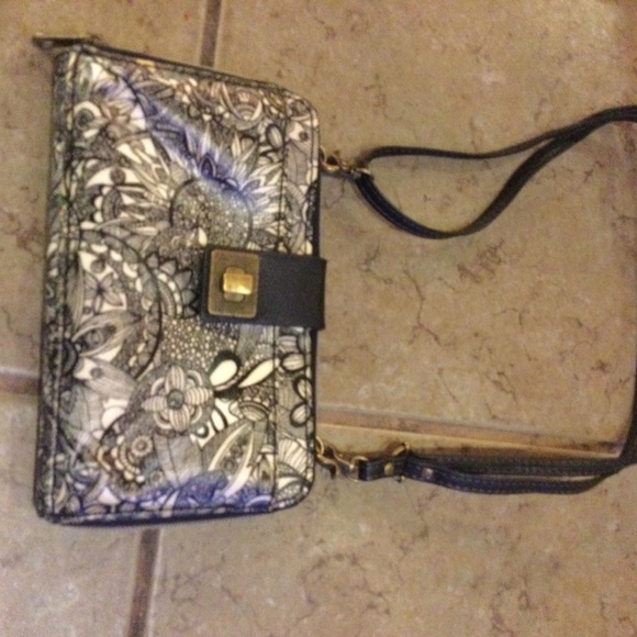 Sakroots wallet, clutch, wristlet & smartphone holder w/ long adjustable strap - Picture 3 of 11